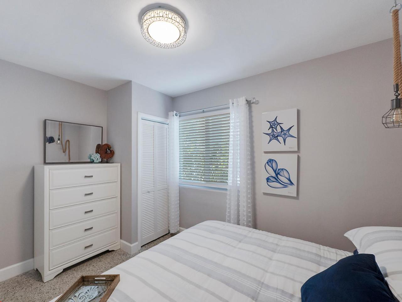 Beautiful 1 Bedroom Steps To The Beach! Уест Палм Бийч Екстериор снимка
