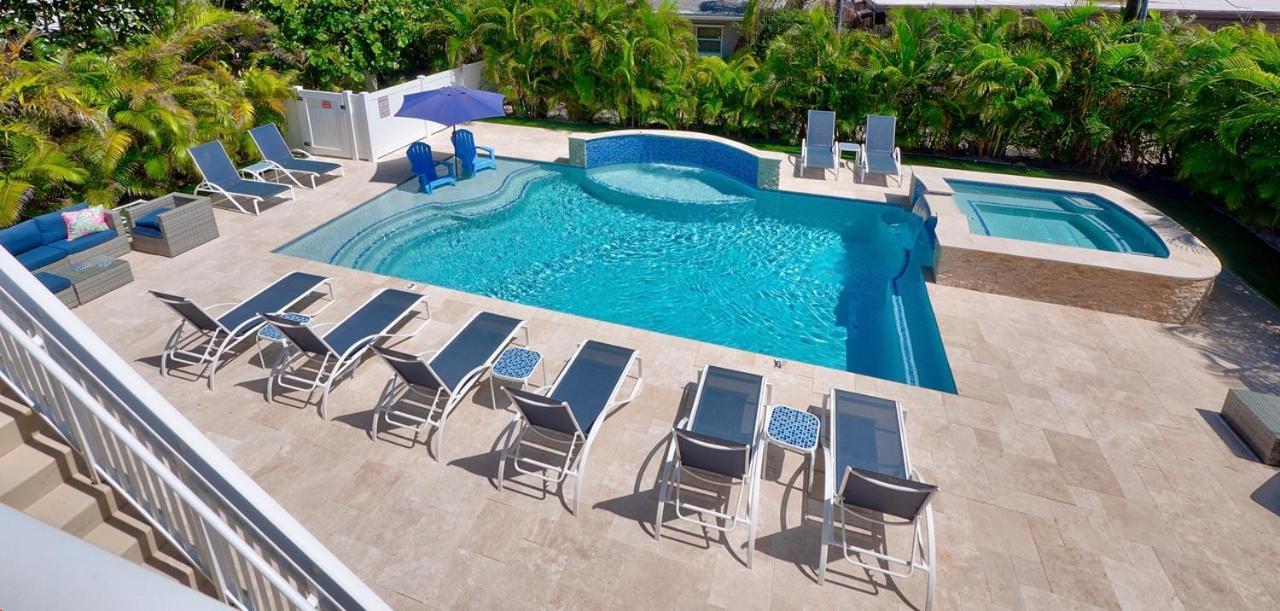 Beautiful 1 Bedroom Steps To The Beach! Уест Палм Бийч Екстериор снимка